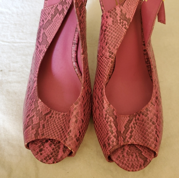 Candie's Snake Skin Pink Heels - Picture 3 of 7